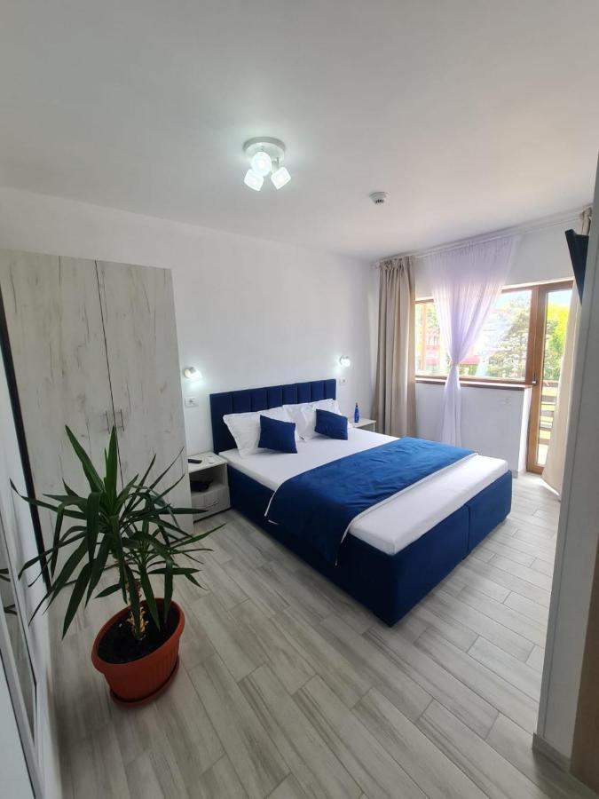 Yuka Hotel Vama Veche Buitenkant foto