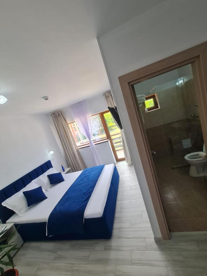 Yuka Hotel Vama Veche Buitenkant foto