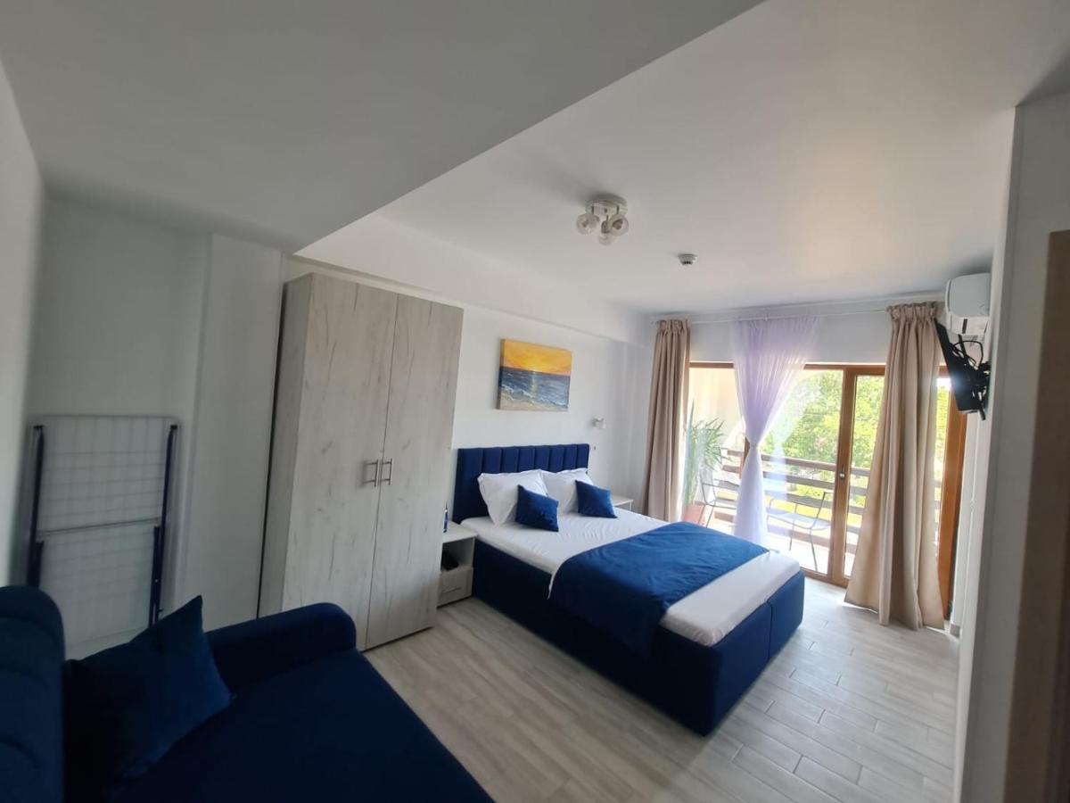 Yuka Hotel Vama Veche Buitenkant foto