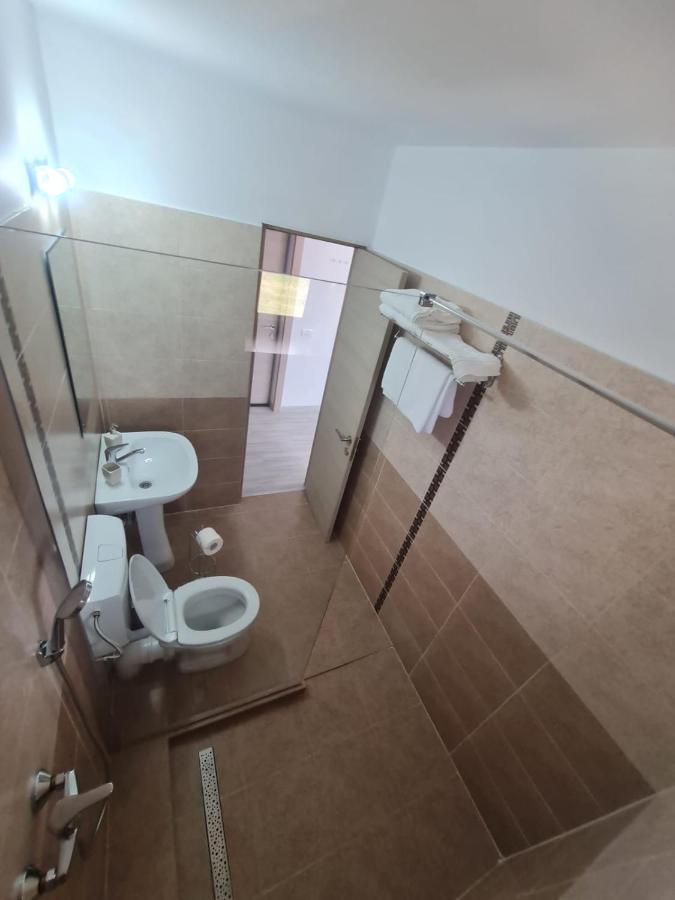 Yuka Hotel Vama Veche Buitenkant foto