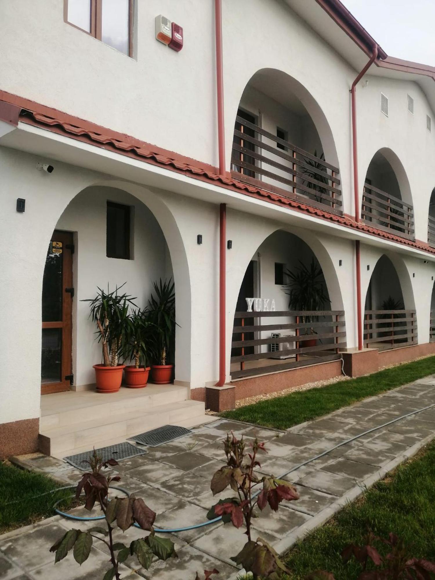 Yuka Hotel Vama Veche Buitenkant foto