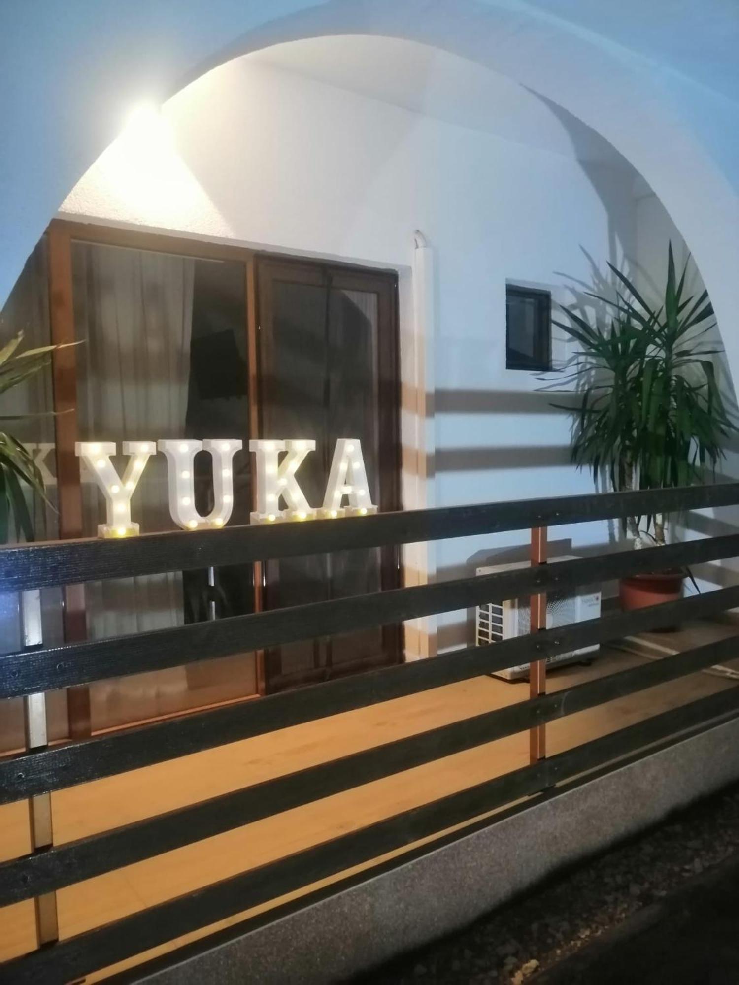 Yuka Hotel Vama Veche Buitenkant foto