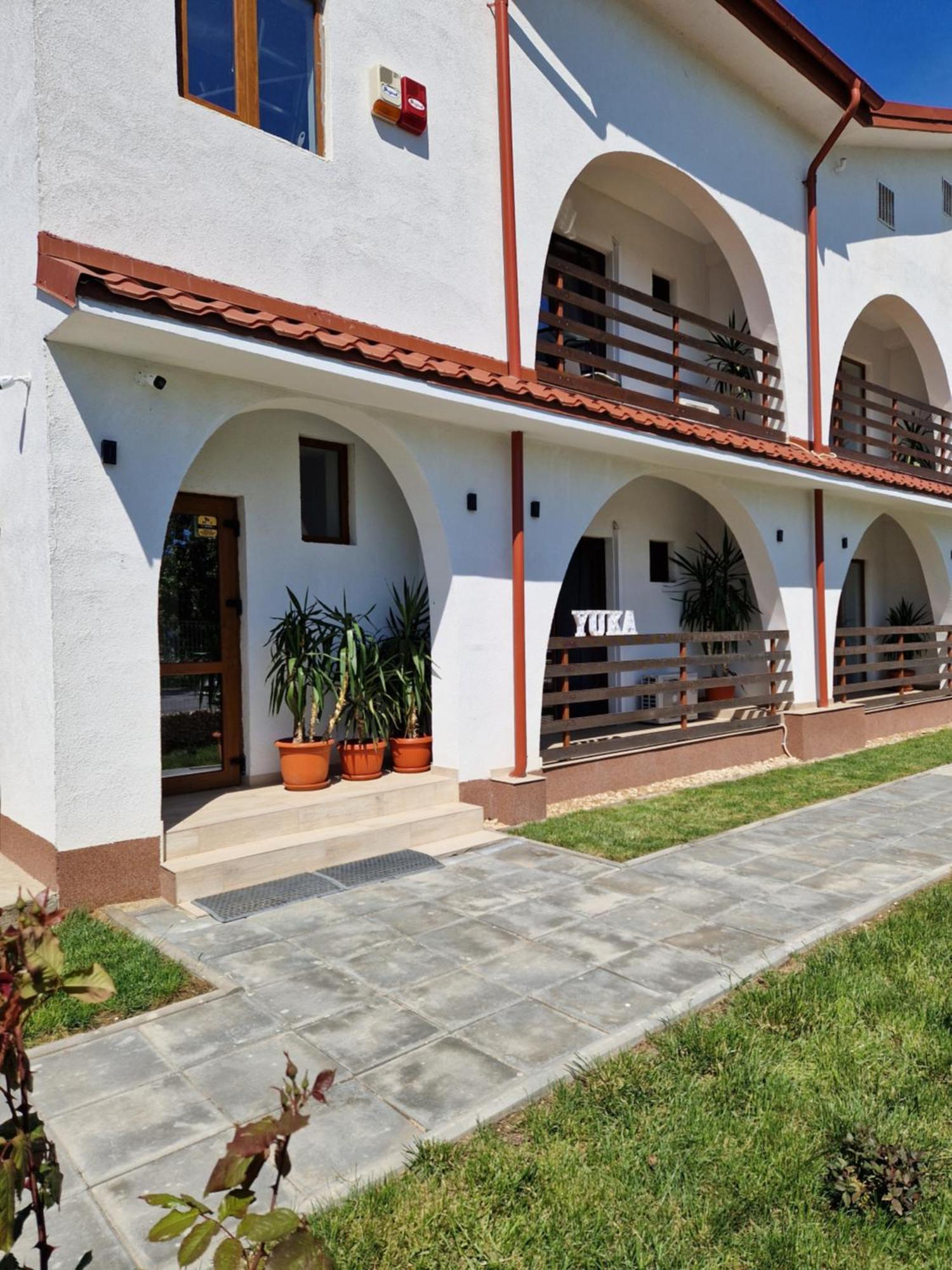 Yuka Hotel Vama Veche Buitenkant foto